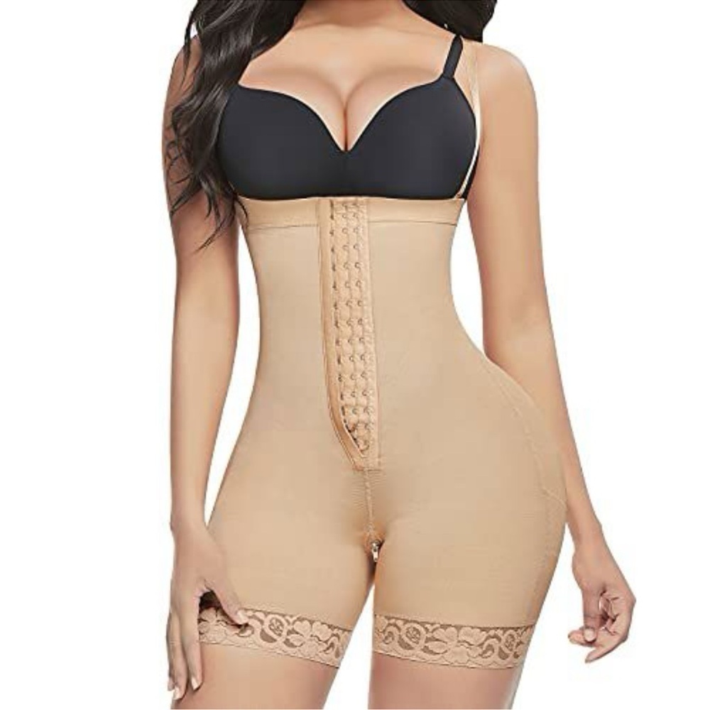 Lover-Beauty
Body Shaper FAJA
Emphasize Your Natural Curve NWT MEDIUM